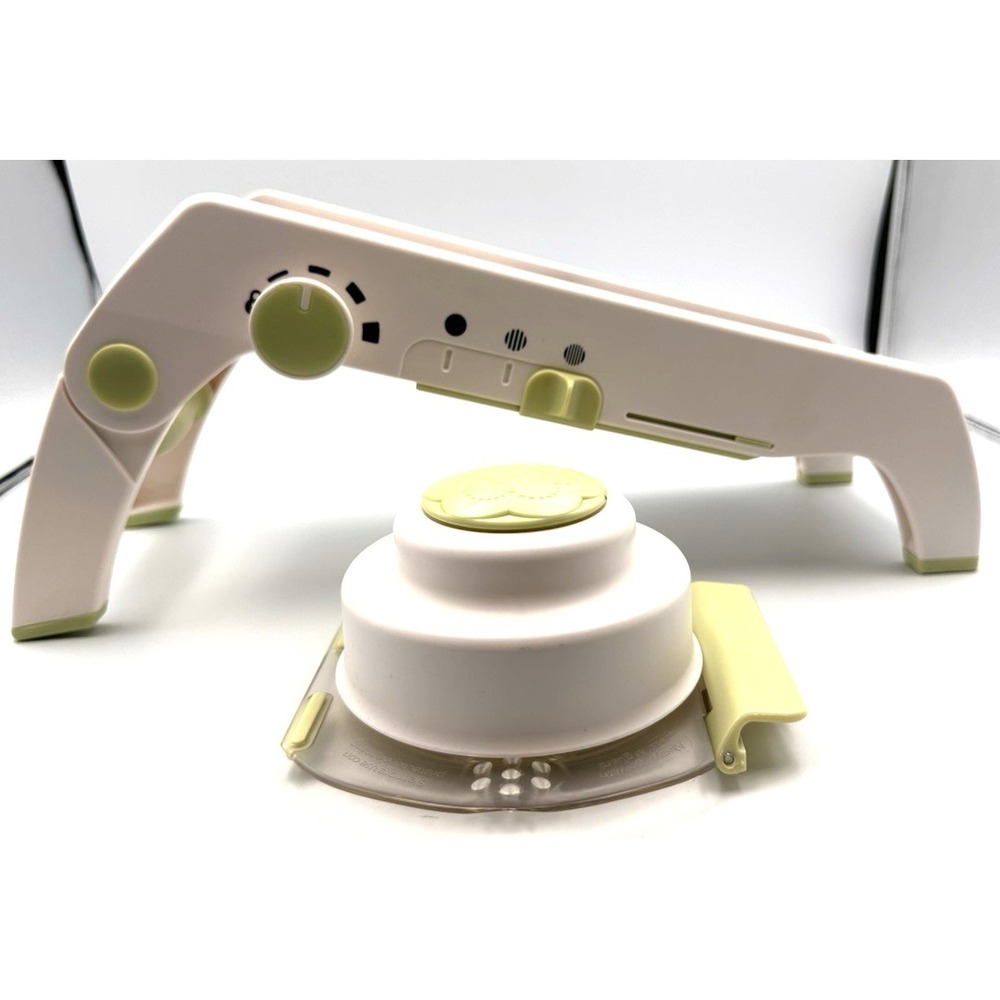 Pampered Chef Mandoline Food Slicer - White Adjustable slicing thickness